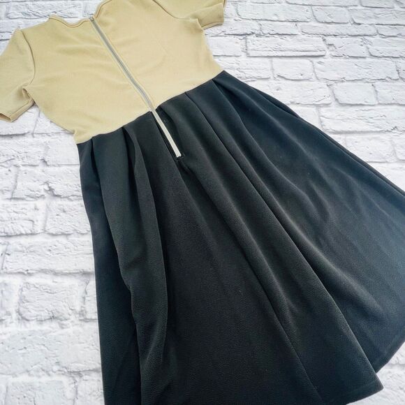 NOT FOR SALE LulaRoe Amelia Dress Women's Medium Tan/Black Colorblock Pockets - Picture 9 of 9